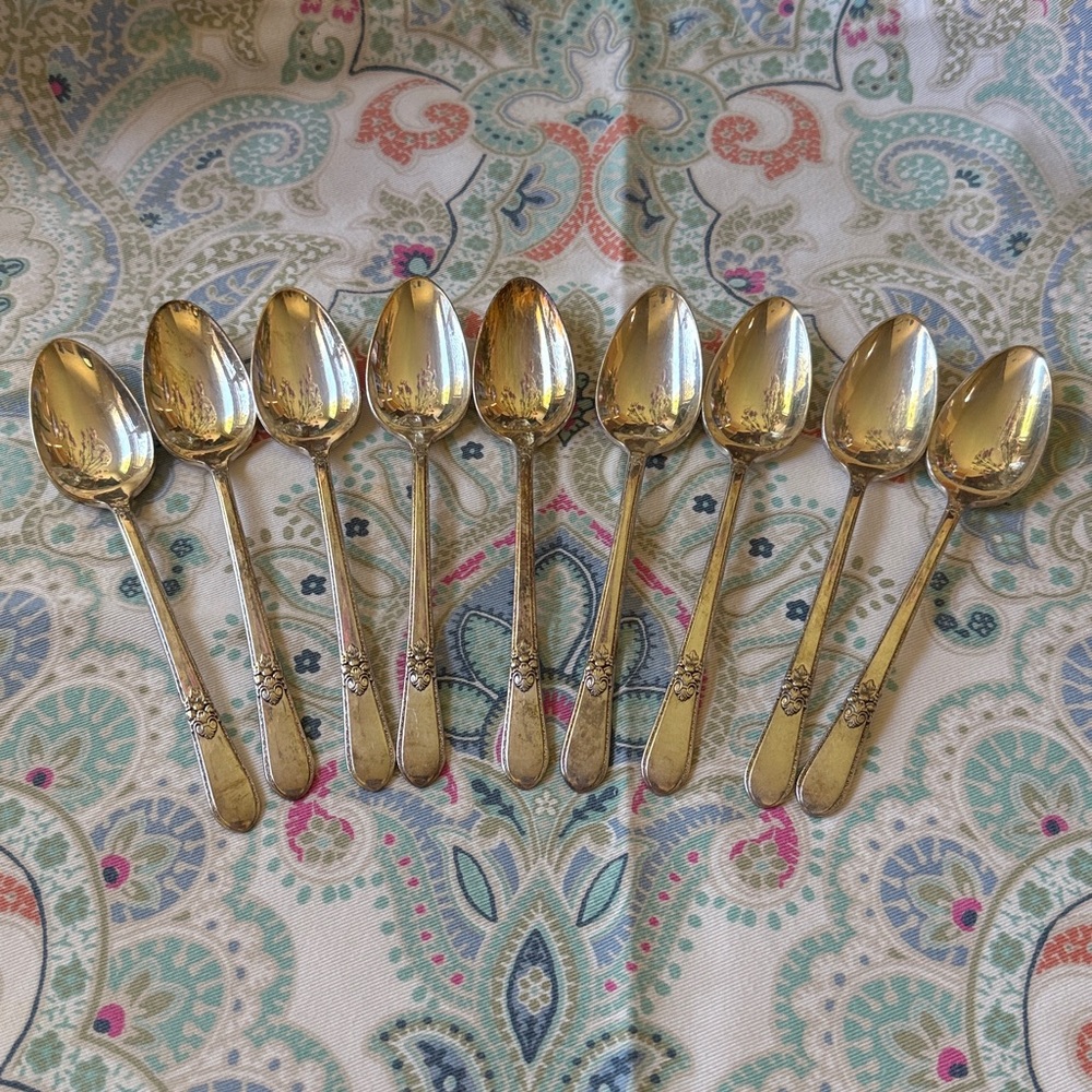 VTG 1847 Rogers Bros Silver-plate Adoration lot of 9 pcs Tea Spoons